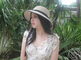 广州反差婊黄雅琪，露出黑色内衣勾引摄影师，一起意淫羞辱小母狗1