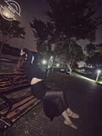 带着母狗老婆公园露出，骚逼越来越放的开了。。2