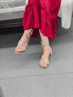 连续两天遇到，脚丫子真漂亮1