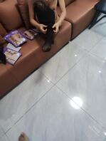 海角原创（40）给嫂子准备了很多情趣内衣，嫂子选了连体黑丝，果然穿啥啥骚