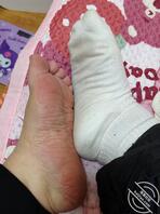 骚货女友的臭脚白袜2