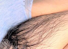 大学生裸聊故事处女，很骚经常要看哥哥的几巴1