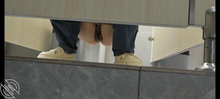 偷拍女大学生1