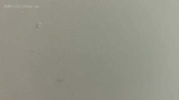 爸妈在家巨乳姐姐在洗澡我强行闯入姐姐性欲被我勾起