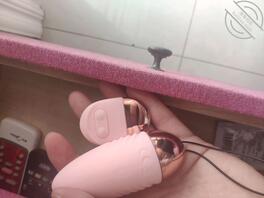 (原创)离异亲姐姐住我家(四)出差归来,搜出姐姐自慰的跳蛋,偷拍姐姐美腿0