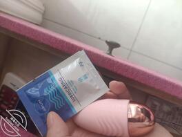 (原创)离异亲姐姐住我家(四)出差归来,搜出姐姐自慰的跳蛋,偷拍姐姐美腿1