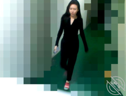 偷拍误开闪光灯被敲门0