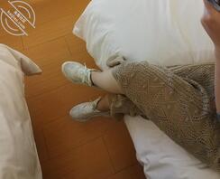 把小女友脱光摆好，偷偷给你们看的，觉得她屁股和奶子怎么样？喜欢就更新1