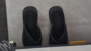 骚货的脚粉粉的0