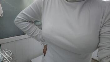 学校里的一只坦克骚母狗