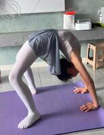 成年舞蹈女儿练习舞蹈，二十岁成年人（搬运）0