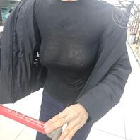 平时不爱穿内衣的老婆，胸都下垂了0