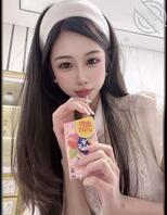 【夏卫有奖问答】我和我的新娘闺蜜一起脱光趴在地上 你最想操哪个？1
