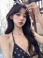 a罩杯女研究生本人投稿，有喜欢的吗？可评价羞辱，她喜欢大叔，会挑刺激的约0