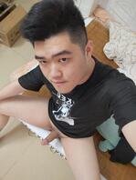 剪了头发 晨勃拍一拍2