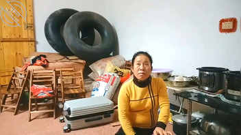 我和农村妈妈的夫妻生活,老妹做完饭去老妹的房间打扫卫生在老妹房间做了一次0