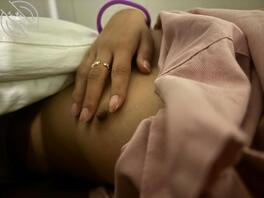 汤泉偷拍 独处睡着订婚了的女少妇还有男朋友刚出去的肥猪女大2