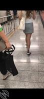 跟拍美腿抄底