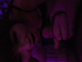 广东贱货熟女求主人赐尿1