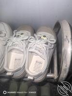 过年时候的扫楼存货，特别是第一家的鞋架，估计是几个小妹妹的，鞋子很小1