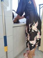 【原创内容2】跟嫂子共处一室感觉也挺别扭的,时不时都能瞧见她性感的身姿1