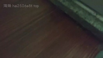 前任骚母狗分手前最后一炮偷拍洗澡