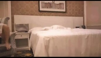 7-绿帽老公在家挥霍，在校教师无奈下海赚钱，第二炮