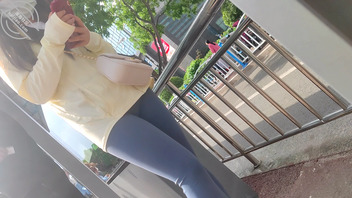 真实偷拍紧身瑜伽裤1