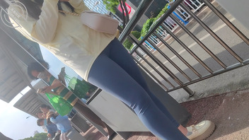 真实偷拍紧身瑜伽裤2