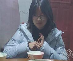 【妹控意淫】变态禽兽哥哥分享堂妹的生活照片意淫。（七）1