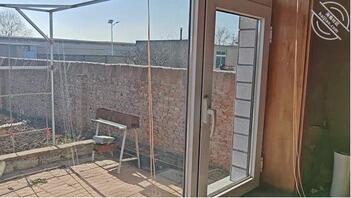 堕落嫂子8. 农村大院子暴露,上头直接开操,被邻居大妈围观了2