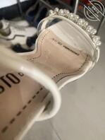 骚姐回来了，直接拿她的原味骚鞋打胶，想操骚姐