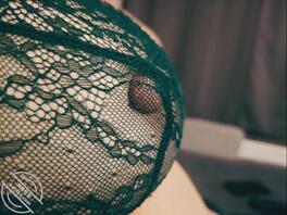 性欲极强的妈妈嗅色可餐，勾引我(18)0