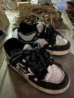 一直想和妹妹做爱，先从她的鞋子下手了1