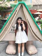 求大佬分享身边的母狗女生，一起意淫合照打飞机1