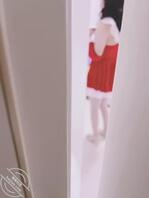 44 妹妹居然身穿圣诞服在房间里拍抖音,身体终于恢复差不多了,忍受不住了0