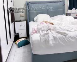 〖视频原创77〗小萝莉在酒店换衣服等着被男朋友操,被我截胡了威胁强奸破处