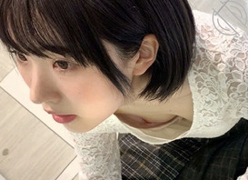 偷拍少女胸部走光1