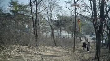 大学生情侣在宾馆操逼，玩的挺嗨