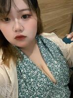 骚母狗真的有点吃不消了，只要姨妈没来就天天干三炮，母狗谁要谁拿去吧