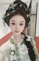 【朱红】29岁新婚人妻性欲强 如果我脱光衣服趴在地上 会有男人操我吗