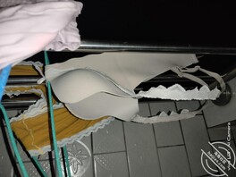 偷拍换衣服图片0