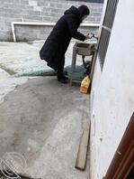 偷拍公司里面的三个骚母狗，这个作品更新了就不再更新了，因为没人评论没人看1