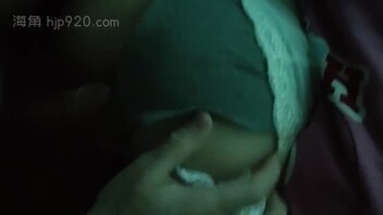 高中生成功下药拿下小姨