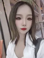 昆明骚货 冰冰 汽车销售 27岁 这妹子是结了婚的，目前还没要孩子，她老公也一直没发现偷 0