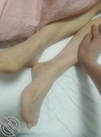 (7)给妈妈按摩了一会,偷拍到了妈妈的内裤。1