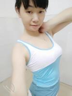 这骚货长的一般，馒头挺大，不错不错0