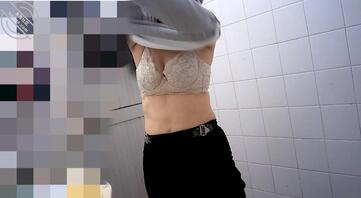 换了一个高清摄像头偷拍妈妈0