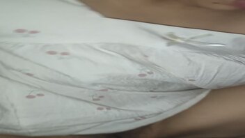 骚妻欲求不满，想找刺激