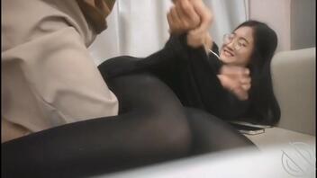 【露脸视频】十个眼镜九个骚本人很喜欢的身材好黑丝诱惑骚货欲女之一0